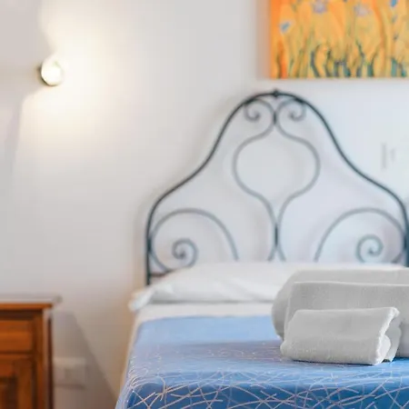 Alloggio per agriturismo Casale Ginisara Castellammare del Golfo