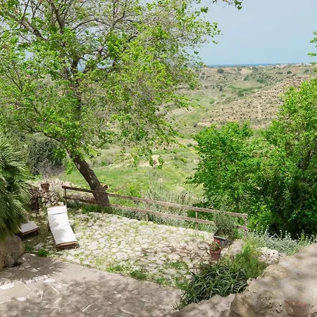 Gospodarstwo agroturystyczne Casale Ginisara Castellammare del Golfo